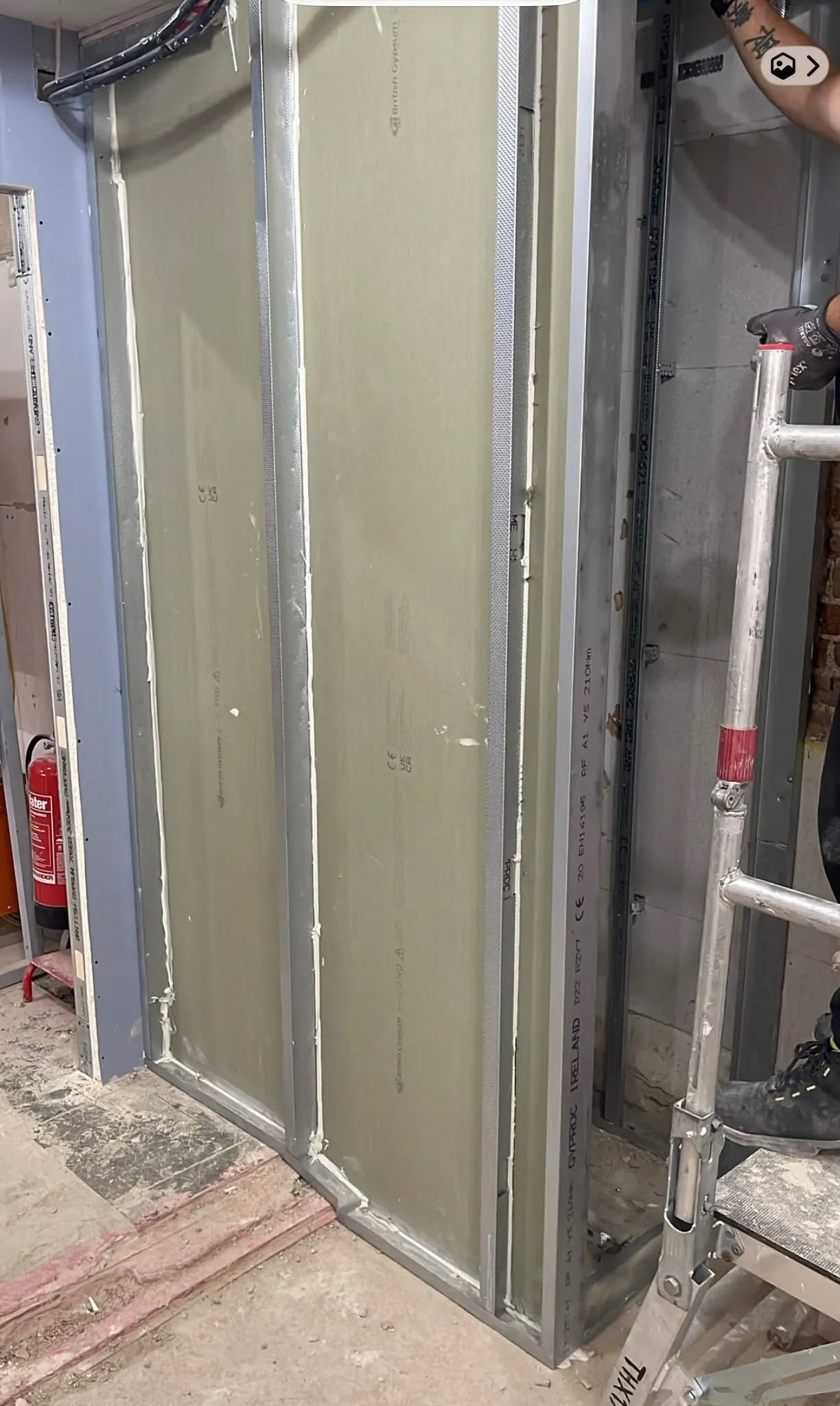 Moisture-resistant board on a new partition